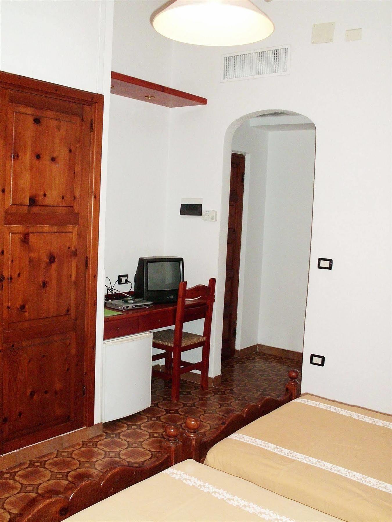 Hotel Piccada ปาเลา ภายนอก รูปภาพ
